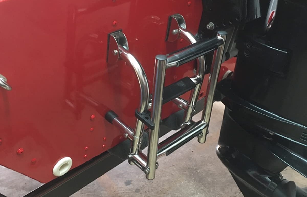 نردبان شبانه روزی تاشو